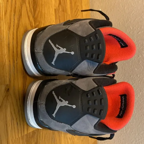 Size 7Y Jordan 4 Retro Mid Infrared