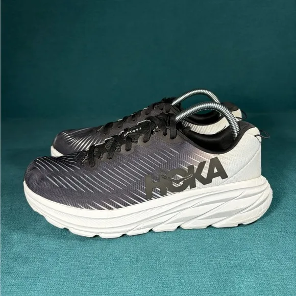Size 9.5 - Women’s Hoka One Rincon 3 Black/white shoes