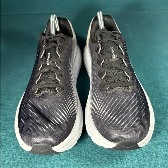 Size 9.5 - Women’s Hoka One Rincon 3 Black/white shoes