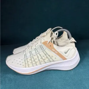 Size 7 - Women’s Nike Expx4 multicolor shoes