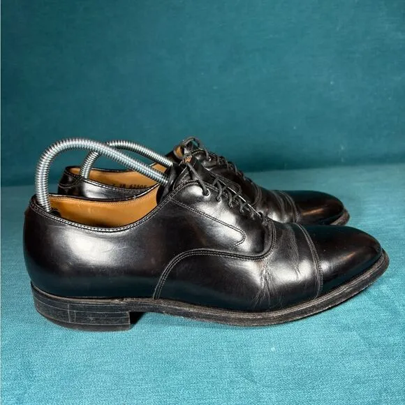 Size 9 - Johnston &amp; Murphy Men's Black Leather shoes