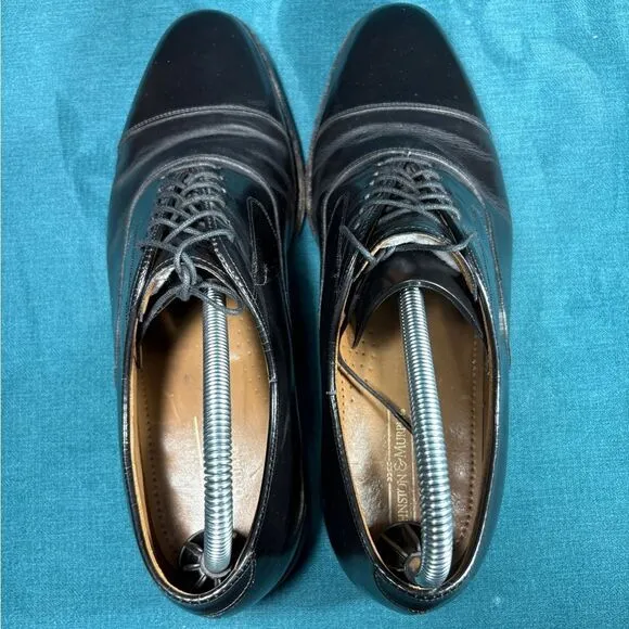 Size 9 - Johnston &amp; Murphy Men's Black Leather shoes