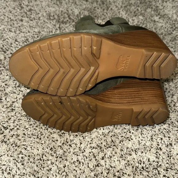 Sorel After Hours Chelsea Wedge Ankle Boots Suede Leather Olive Green Size 9