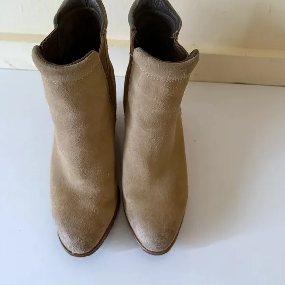 Sorel After Hours Chelsea Wedge Ankle Boots Tan Beige Suede Sz 7