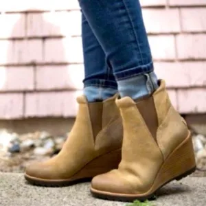 Sorel After Hours Chelsea Wedge Ankle Boots Tan Beige Suede Sz 7