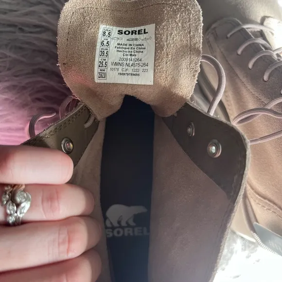 Sorel Hi-Line Heel Lace Boots - Size 8.5 - NWT