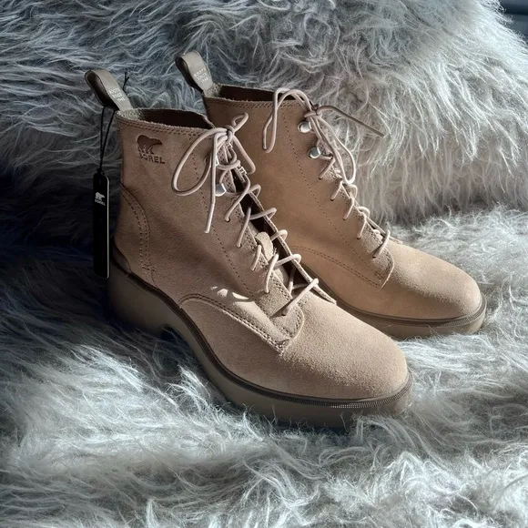 Sorel Hi-Line Heel Lace Boots - Size 8.5 - NWT