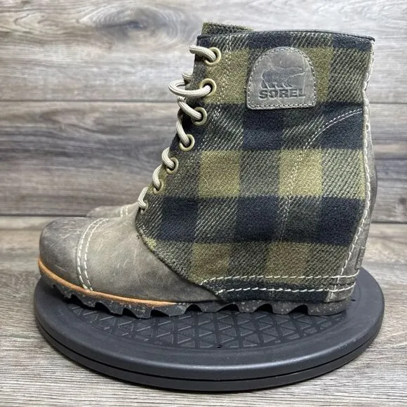 Sorel Womens US 9.5 Joan of Arctic Hidden Wedge Lace Up Green Classic Boots