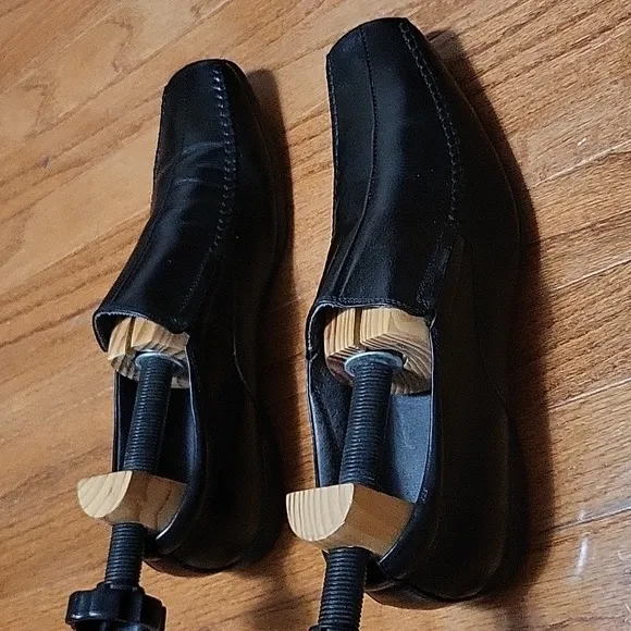 Steve Madden black leather shoes