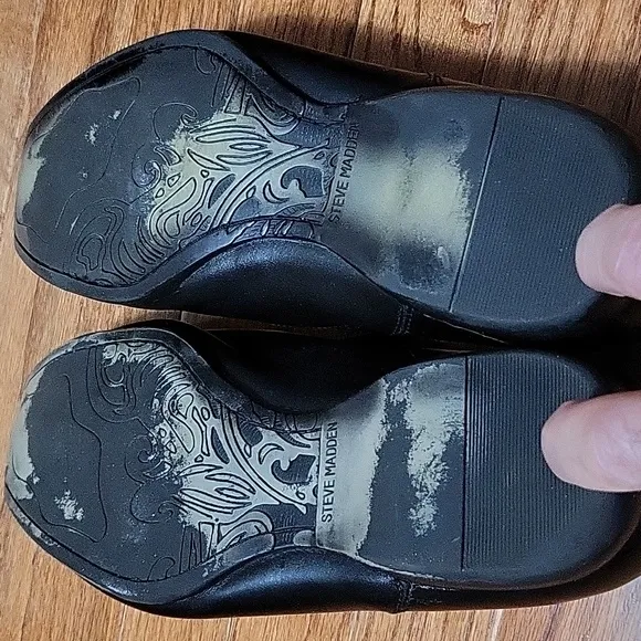 Steve Madden black leather shoes