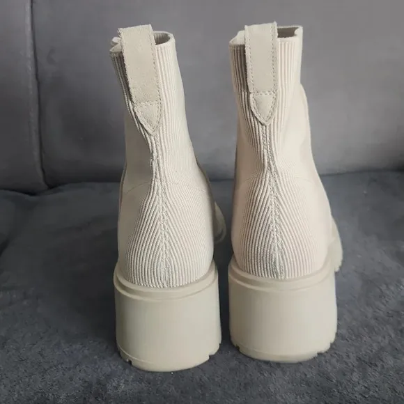 Steve Madden Holley sand suede boots size 9.5