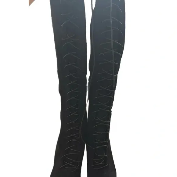 STEVE MADDEN LACE UP O ER THE KNEE BOOTS