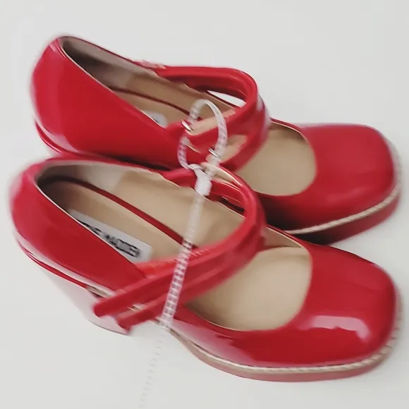 Steve Madden Twice Platform Pump Shoes