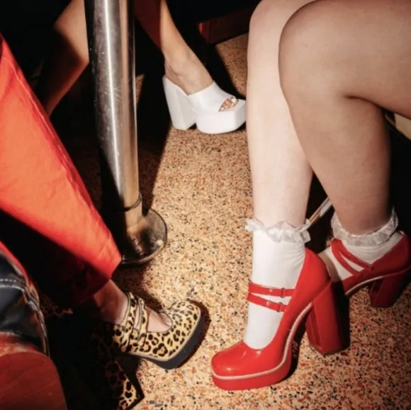 Steve Madden Twice Platform Pump Shoes