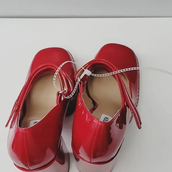 Steve Madden Twice Platform Pump Shoes