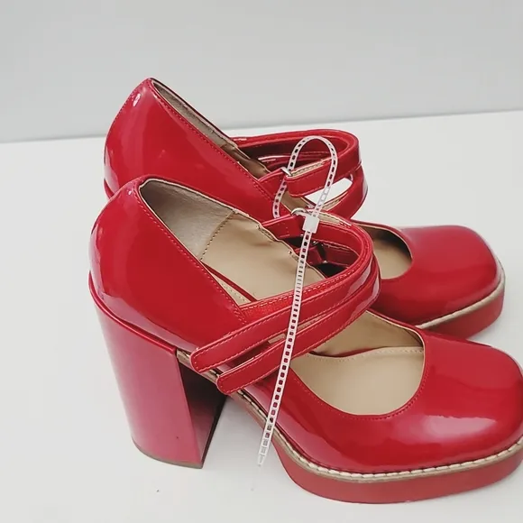 Steve Madden Twice Platform Pump Shoes