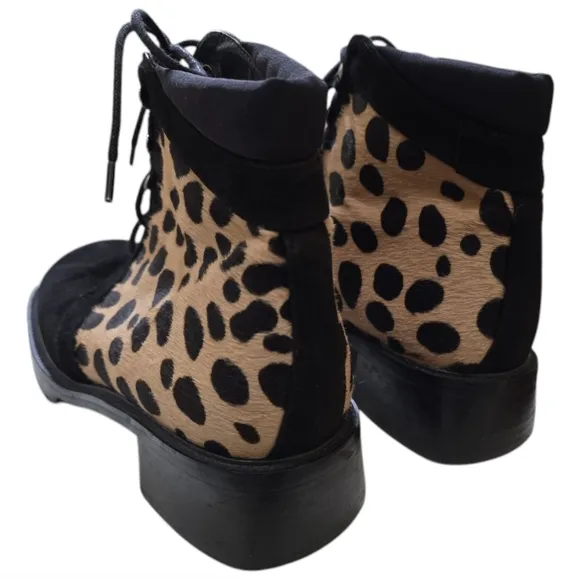 Stuart Weitzman Pony Hair Leopard Suede Disco Retro Chunky Ankle Boots 9 Lace-up