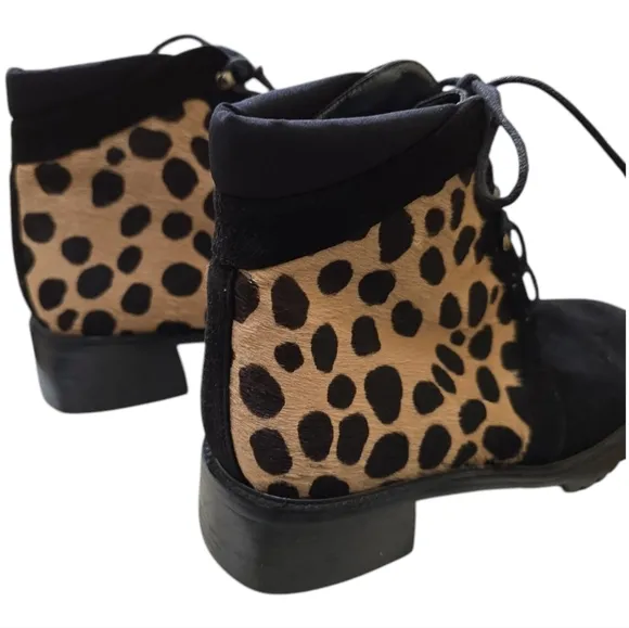 Stuart Weitzman Pony Hair Leopard Suede Disco Retro Chunky Ankle Boots 9 Lace-up