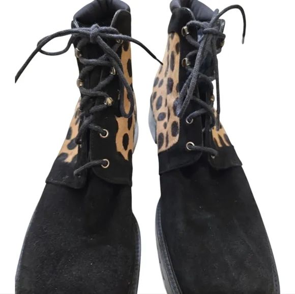 Stuart Weitzman Pony Hair Leopard Suede Disco Retro Chunky Ankle Boots 9 Lace-up
