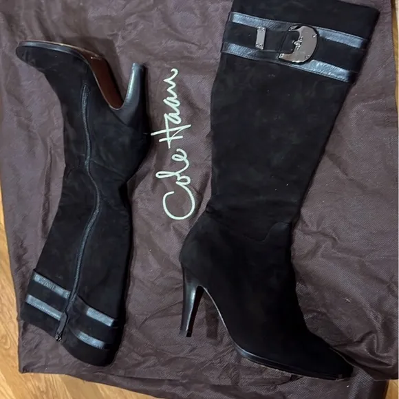 STUNNING NIKE AIR BY COLE HAAN SUEDE BOOTS! A CLASSIC