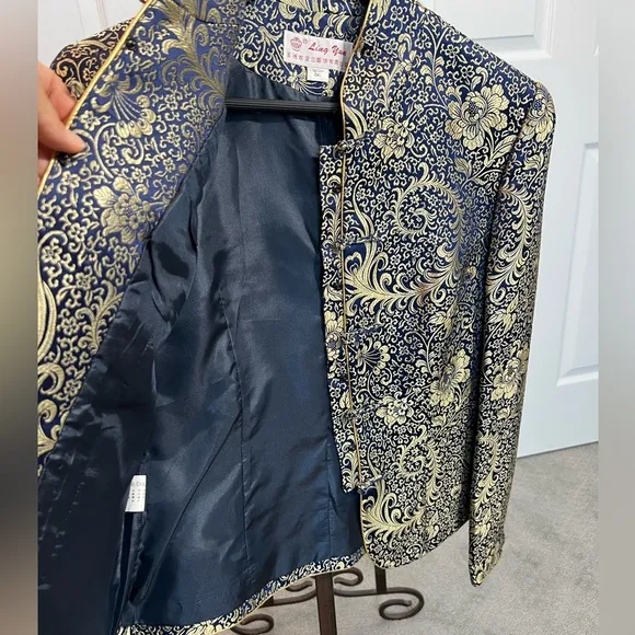 Stunning traditional Chinese jacket in Blue and Gold
