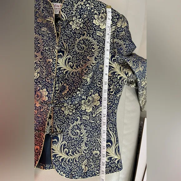 Stunning traditional Chinese jacket in Blue and Gold