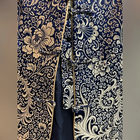 Stunning traditional Chinese jacket in Blue and Gold