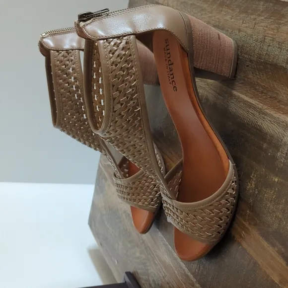 🆕🌿SUNDANCE WOVEN LEATHER SANDALS🌿