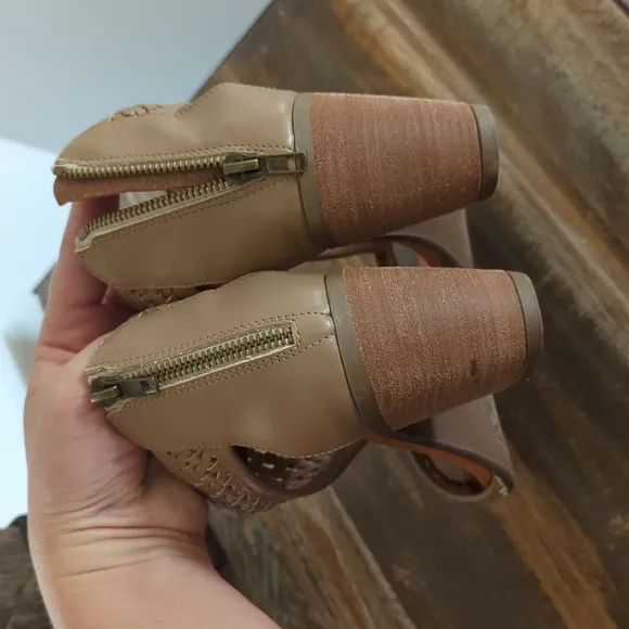 🆕🌿SUNDANCE WOVEN LEATHER SANDALS🌿