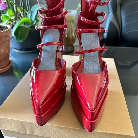 SYTEVE MADDEN PLATFORM SHOES