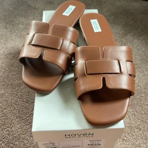 Talbots Haven Leather woven sandals size 7 new