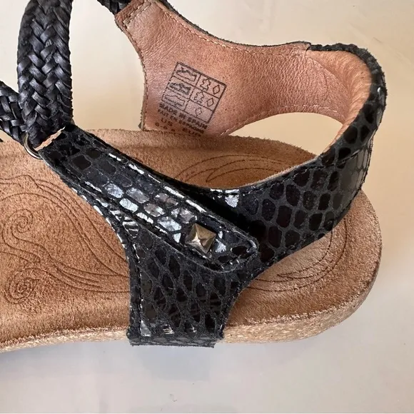 Taos Trulie Black Woven Braided Leather Strappy Sandals Sz 6-6.5 Cork Snake Skin