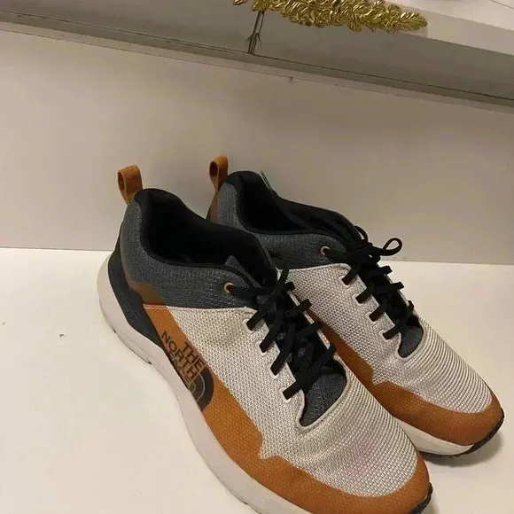 The North Face Homme Sehn LowUrban Explorez . Great colors in good conditions