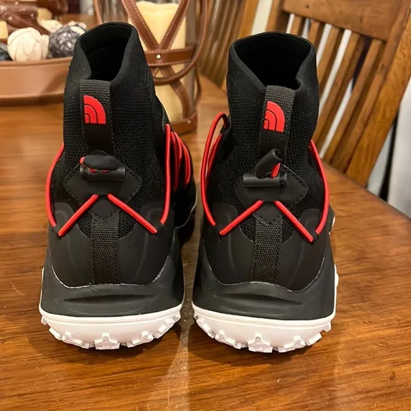 The North Face Sihl Mid Shoes Sneakers new black red Urban Explorer Mens 10.5