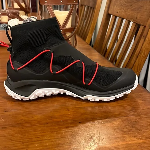 The North Face Sihl Mid Shoes Sneakers new black red Urban Explorer Mens 10.5
