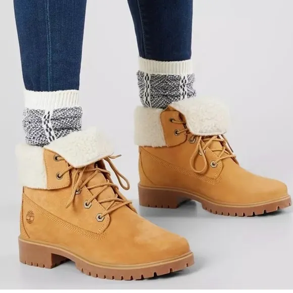 Timberland Brown Suede and Leather Fleece “Jayne”boots. Size 7