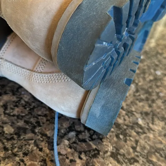 Timberland Light Gray men’s leather Boots EUC 10.5