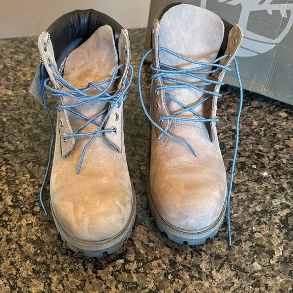 Timberland Light Gray men’s leather Boots EUC 10.5
