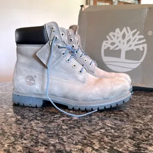 Timberland Light Gray men’s leather Boots EUC 10.5