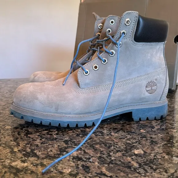 Timberland Light Gray men’s leather Boots EUC 10.5