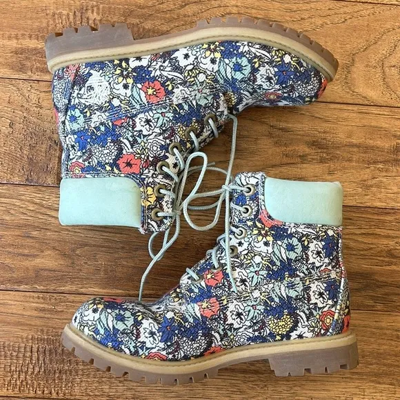 Timberland Women's 6 Inch Premium Fabric Boots Multicolor Floral Size 6.5