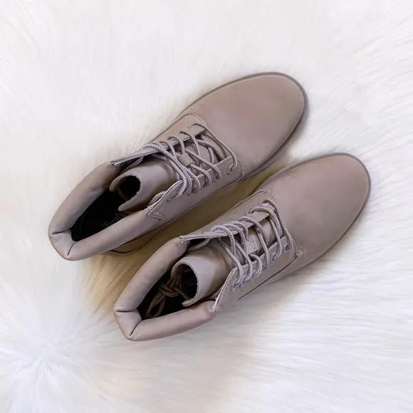 Timberland Women’s Classic Lite 6” Taupe Boots