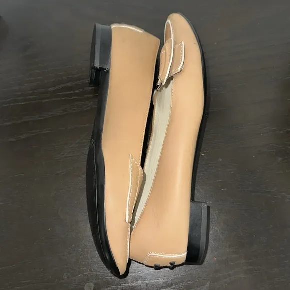 TOD’S Beige and White Trim Women's Leather Vintage Flat Loafer Shoes Size 7.5