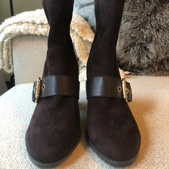 Tommy Hilfiger Women’s Roux Brown Suede Ankle Booties Gold Buckle Size 7