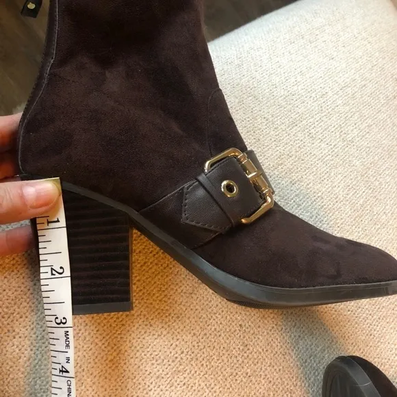 Tommy Hilfiger Women’s Roux Brown Suede Ankle Booties Gold Buckle Size 7