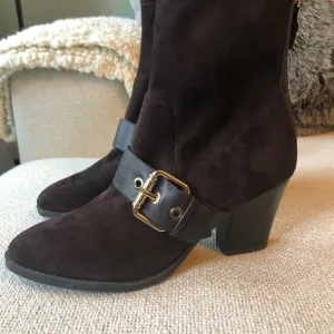 Tommy Hilfiger Women’s Roux Brown Suede Ankle Booties Gold Buckle Size 7