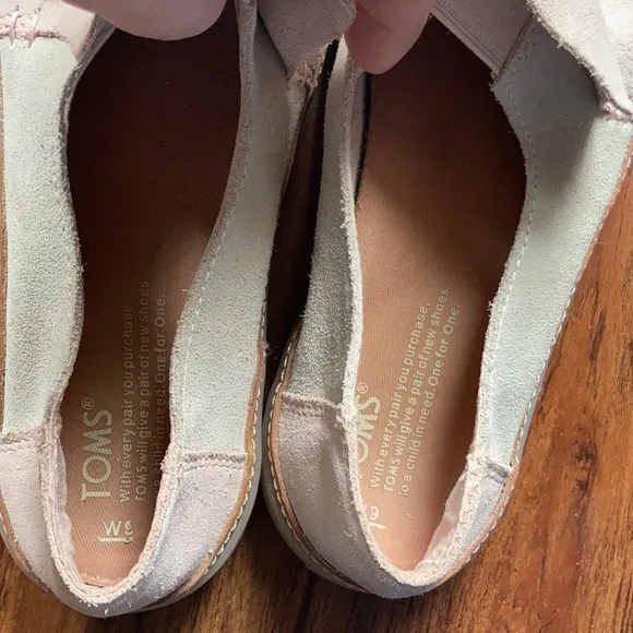 Toms Loma slip on shoes two tone suede size 9