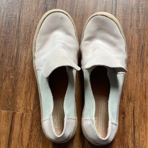 Toms Loma slip on shoes two tone suede size 9