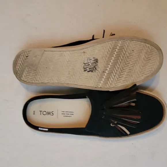 Toms mules slip-on leather shoes black tassels