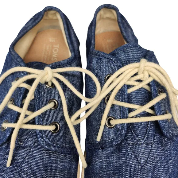 Toms Shoes Mens 9 Blue Denim Fabric Cream Low Tops Comfy Lace Up Sneakers
